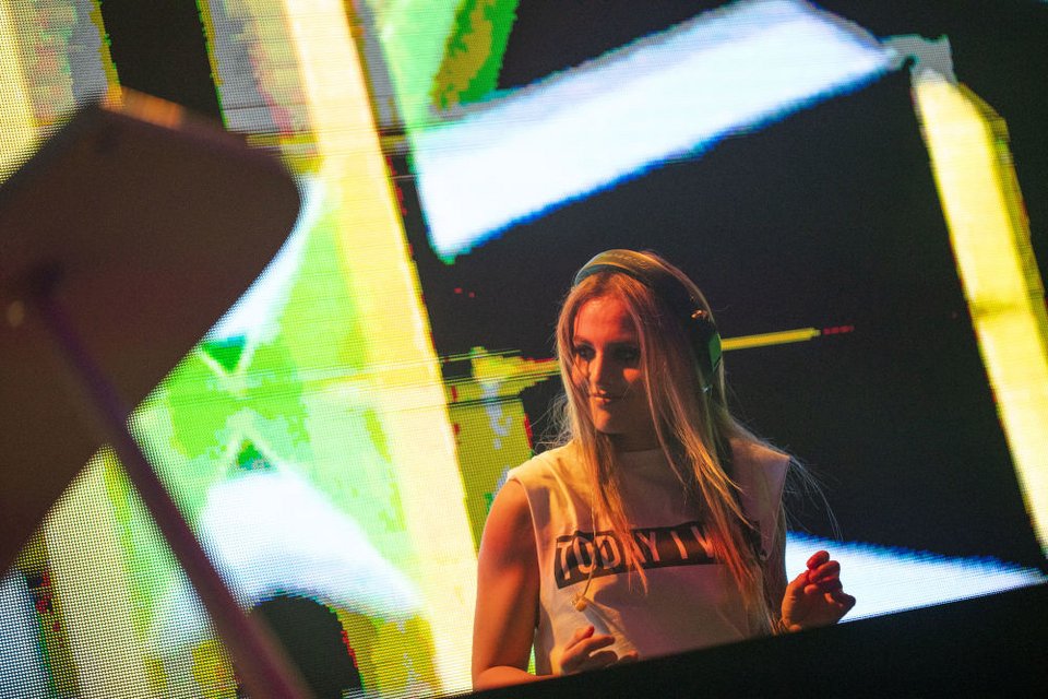 Η DJ και μουσική παραγωγός Xenia Ghali