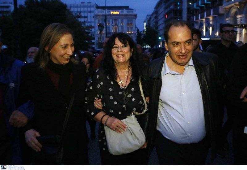 Η Μαριλίζα Ξενογιαννακοπούλου, η Άννα Βαγενά και ο Χρήστος Σπίρτζης / Φωτογραφία: INTIME NEWS
