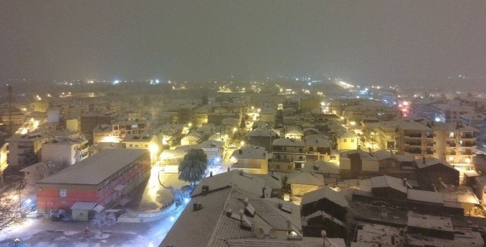 Χιονισμένο τοπίο στην Νάουσα