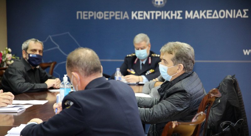Ο υπουργός Προστασίας του Πολίτη Μιχάλης Χρυσοχοΐδης σε σύσκεψη στην Περιφέρεια Κεντρική Μακεδονίας / Φωτογραφία: ΜΟΤΙΟΝΤΕΑΜ/ΒΑΣΙΛΗΣ ΒΕΡΒΕΡΙΔΗΣ
