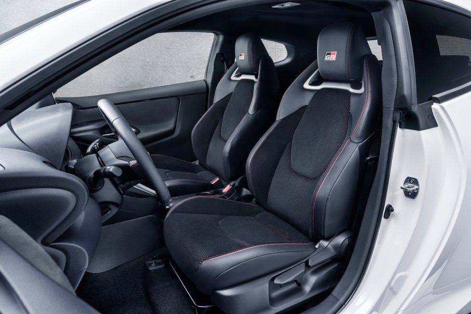 H Toyota μας ξεναγεί στη γραμμή παραγωγής του Yaris των 261 ίππων