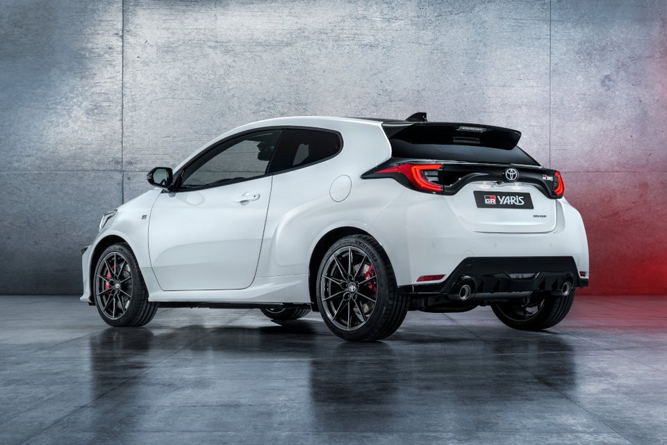 H Toyota μας ξεναγεί στη γραμμή παραγωγής του Yaris των 261 ίππων