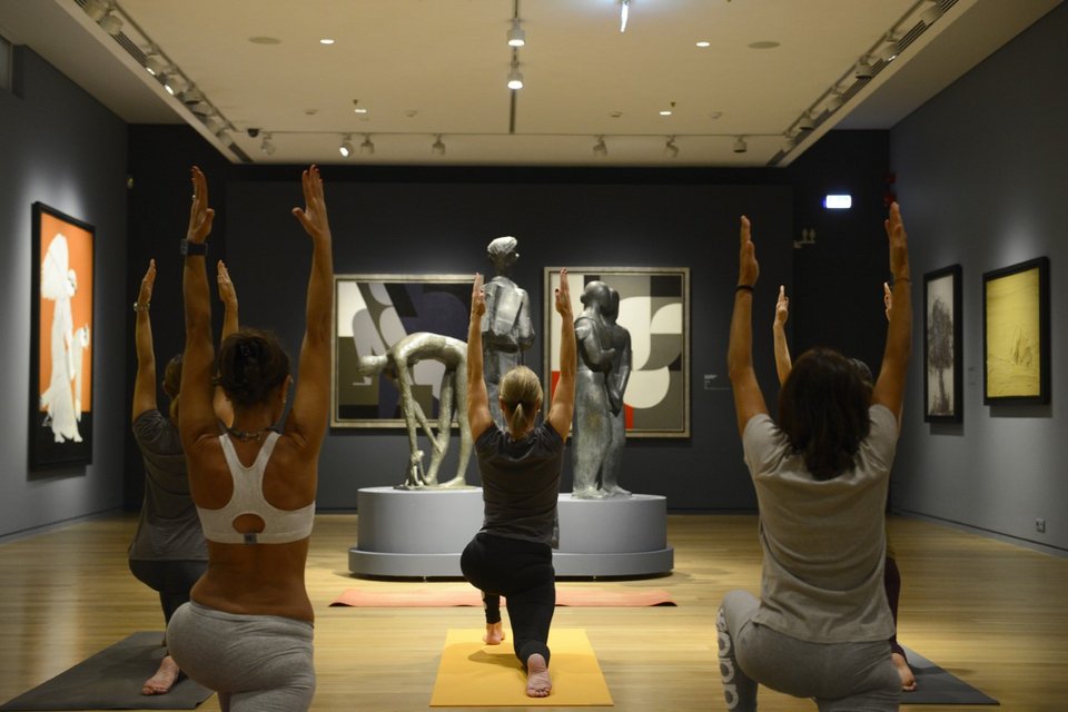yoga στο μουσείο