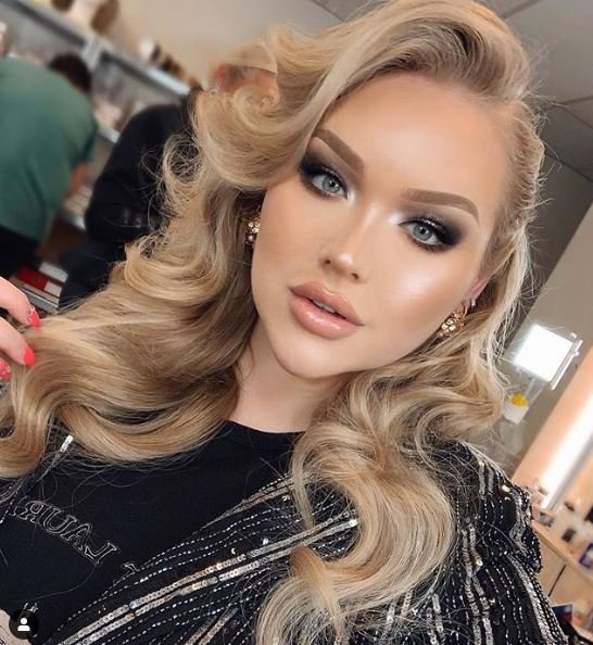 Η YouTuber Nikkie de Jager αποκάλυψε πως έκανε αλλαγή φύλου σε ηλικία 19 ετών