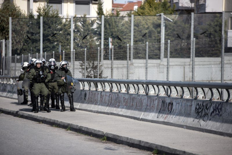 ΜΑΤ έξω από το υπουργείο Παιδείας