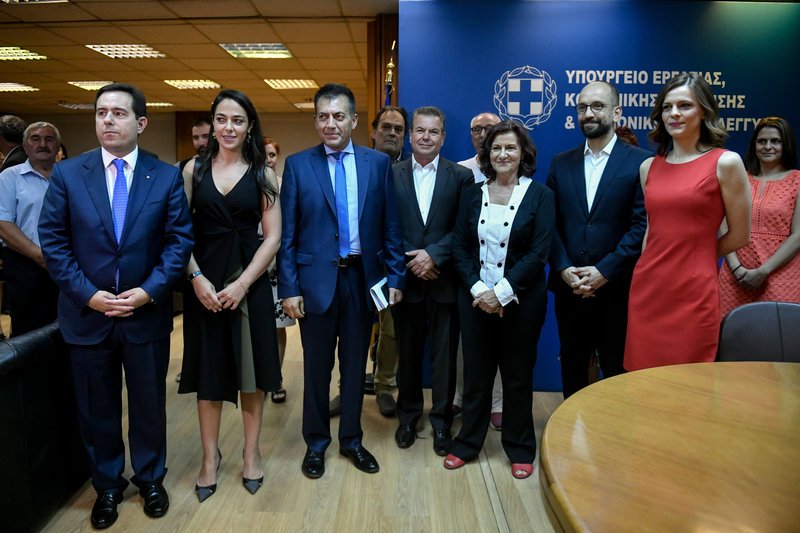 Παράδοση-παραλαβή στο υπουργείο Εργασίας
