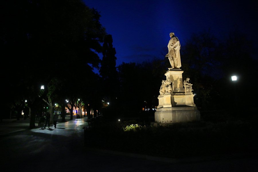 O ανδριάντας του Ιωάννη Βαρβάκη που φιλοτέχνησε ο γλύπτης Λεωνίδας Δρόσης, στο Ζάππειο Μέγαρο