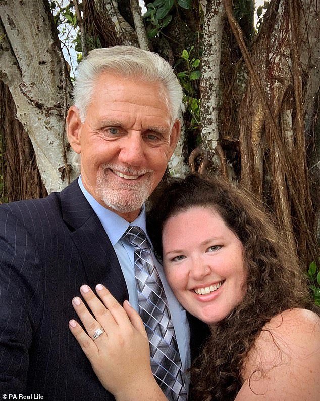 Η Άντζι και ο Ντένις γνωρίστηκαν τυχαία και ερωτεύθηκαν κεραυνοβόλα