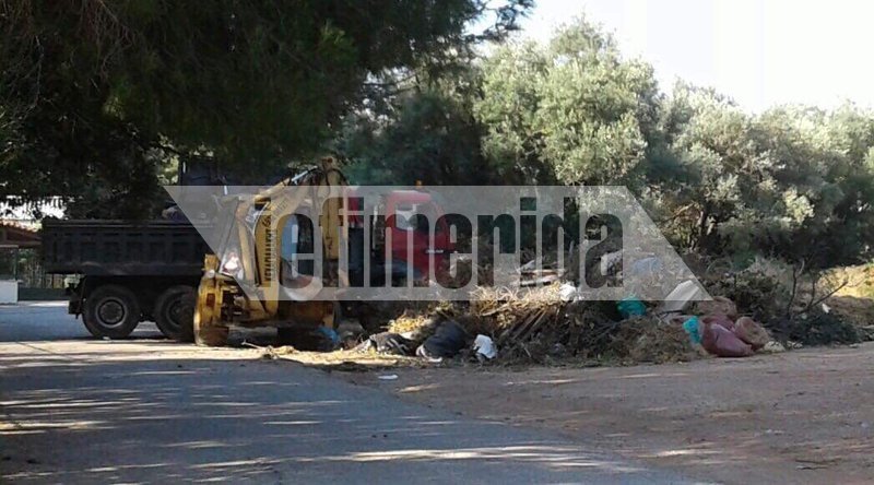 Φορτηγά της τοπικής αυτοδιοίκησης απομακρύνουν τα κλαδιά και τα μπάζα από το Ζούμπερι