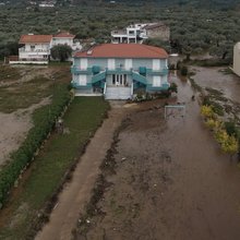 τρια σπίτια πλημμυρισμενα