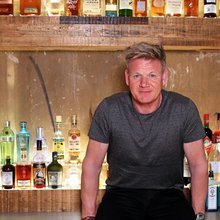 Ο Γκόρντον Ράμσεϊ με t-shirt