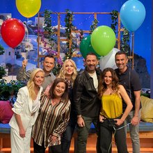 Η Ζέτα Μακρυπούλια ερμηνεύει το «Φιλί φιλί»