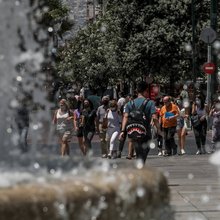 Κόσμος κέντρο Αθήνας συντριβάνι