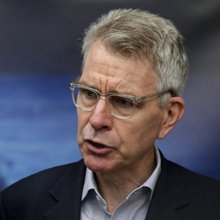 Ο Πάιατ στο Οικονομικό Φόρουμ των Δελφών