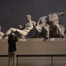 Τμήμα από τα μάρμαρα του Παρθενώνα που εκτίθενται στο Βρετανικό Μουσείο