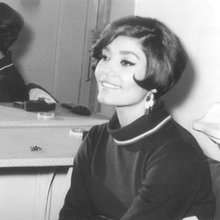 μαρινελλα ειδωλο καθρέφτης 