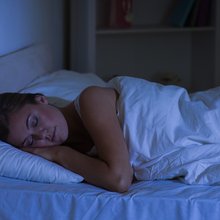 Γιατί ιδρώνετε τη νύχτα στον ύπνο σας; 7 πιθανές αιτίες και λύσεις, σύμφωνα με τους επιστήμονες