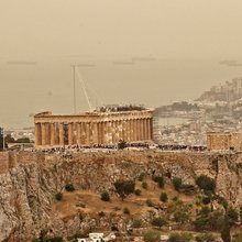 Θολό τοπίο στην Αθήνα. Η Αφρικανική σκόνη «σκεπάζει» την πόλη