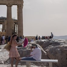Τουρίστες στην Ακρόπολη