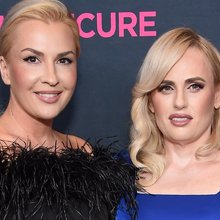 Η Ρέμπελ Γουίλσον με την εκλεκτή της καρδιάς της, Ραμόνα Αγκρούμα