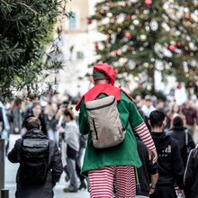 Χριστούγεννα στην Αθήνα, ξυλοπόδαρος στην Ερμού