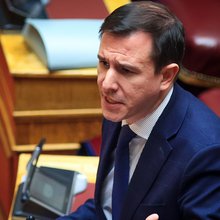Ο Παναγιώτης Δουδωνής στη Βουλή
