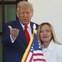 O Ντόναλντ Τραμπ υποδέχτηκε την πρωθυπουργό της Ιταλίας, Τζόρτζια Μελόνι στην Ουάσιγκτον 