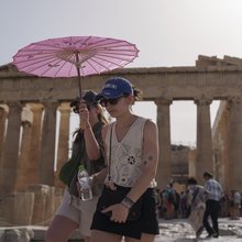 Τουρίστες στην Ακρόπολη