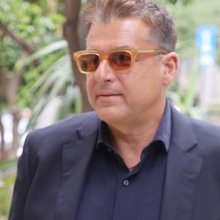 Ο Γιώργος Λιάγκας με γυαλιά