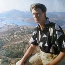 Ο Ντέιβιντ Μπόουι στην Πάτμο το καλοκαίρι του 1985 / FACEBOOK