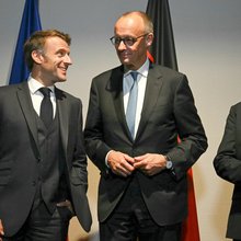 Μακρόν, Μερτς και Στάρμερ