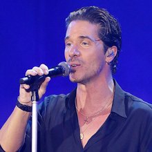 Νίκος Οικονομόπουλος