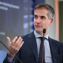 Μπακογιάννης για τον Αθήνα 9.84: «Στις πόσες φωτιές αναλαμβάνει κανείς την ευθύνη;»