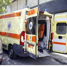 Ασθενοφόρο ανοιχτή πόρτα