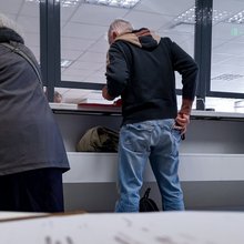 Πολίτες σε ΔΟΥ