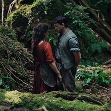 Jessie Buckley and Paul Mescal in Hamnet