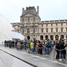 Άνοιξε ξανά το Λούβρο μετά την «κλοπή του αιώνα»