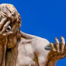 Οι «ένοχες απολαύσεις» είναι μια από τις πιο περίεργες αντιφάσεις της καθημερινότητας / SHUTTERSTOCK