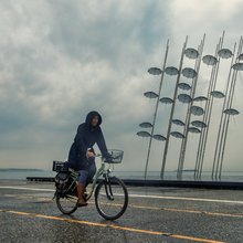 Ποδηλάτης στη βροχή