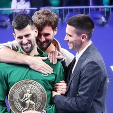 Νόβακ Τζόκοβιτς με τα αδέρφια του