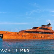 Το σούπερ γιοτ Afra που είναι φτιαγμένο από ξύλο