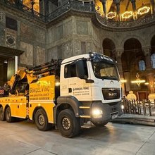 H εικόνα σοκ με γερανό μέσα στην Αγιά Σοφιά