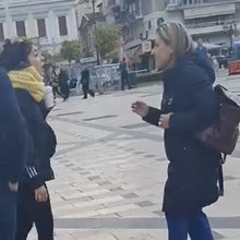 Φραστική επίθεση από αριστεριστές στη βουλευτή της ΝΔ Χριστίνα Αλεξοπούλου στο κέντρο της Πάτρας