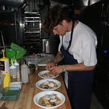 ανδρας κουζίνα πιάτα σεφ Σπύρος Γαβαθάς