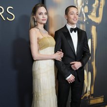 Η Αντζελίνα Τζολί με τον γιο της Νοξ σε δημόσια εμφάνιση το 2024 