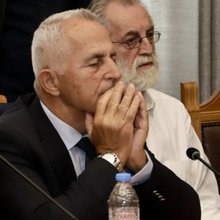 O ναύαρχος Ευάγγελος Αποστολάκης με τον ηθοποιό Μιχάλη Αεράκη