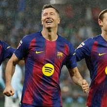 Η Μπαρτσελόνα εκμεταλλεύτηκε το «δώρο» της Βαγεκάνο με χατ-τρικ του Λεβαντόφσκι