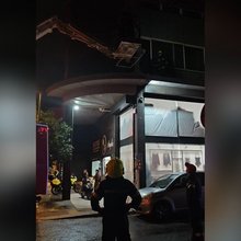 Κεραμείκος: Άνδρας έπεσε από τον 4ο όροφο και προσγείωθηκε σε πλάτωμα του 1ου