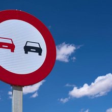 Πινακίδα για παράνομη προσπέραση