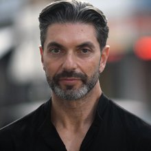 Ο Σπύρος Μαρτίκας μετά την κατάθεσή του για το κύκλωμα με τα καζίνο